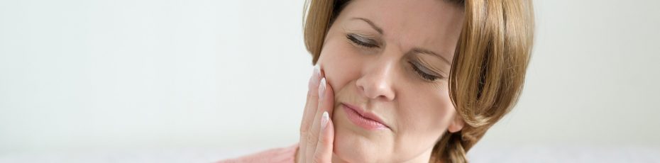 what are the symptoms of tmj disorders
